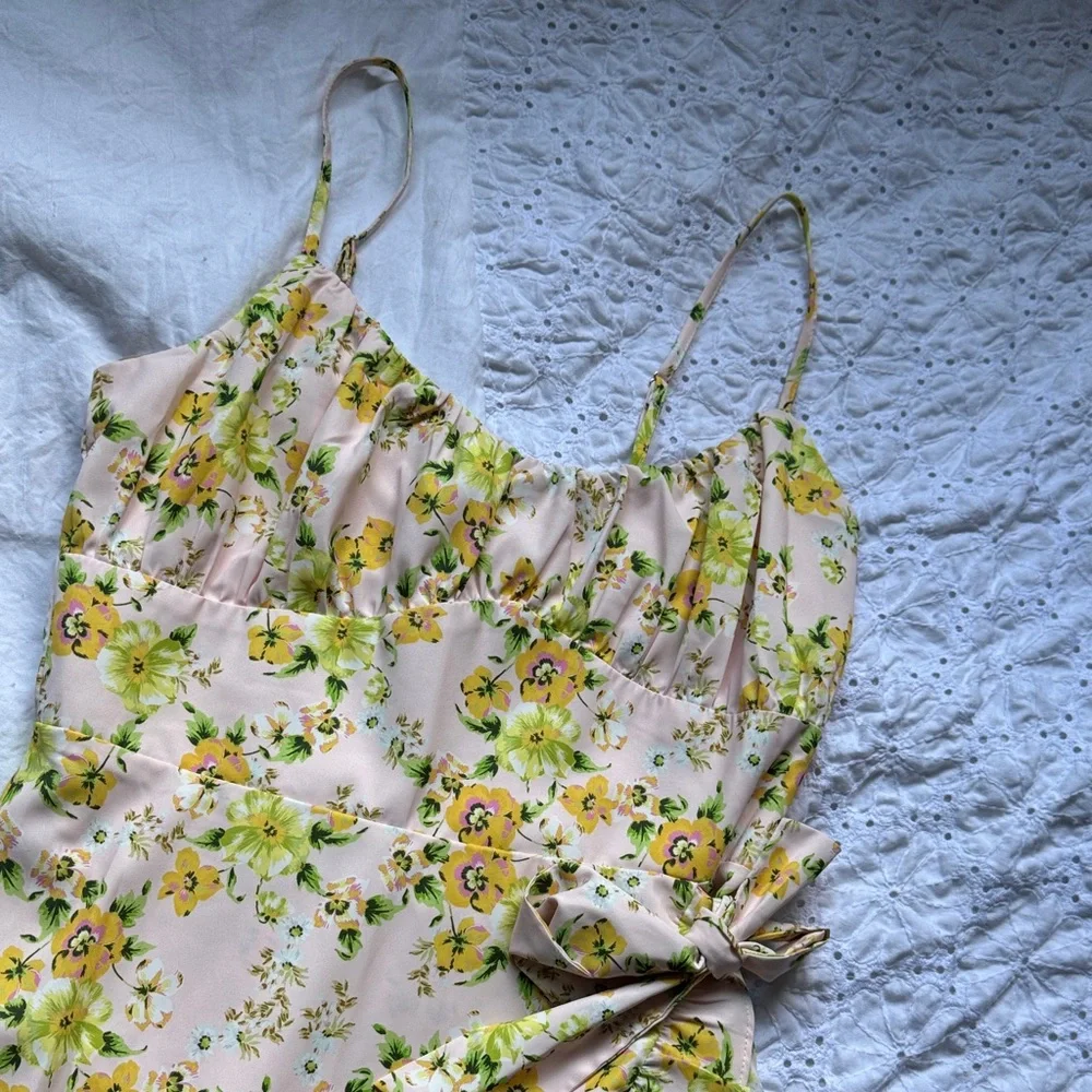 Floral Dress with Ruffle Detail - Picture 4 of 4